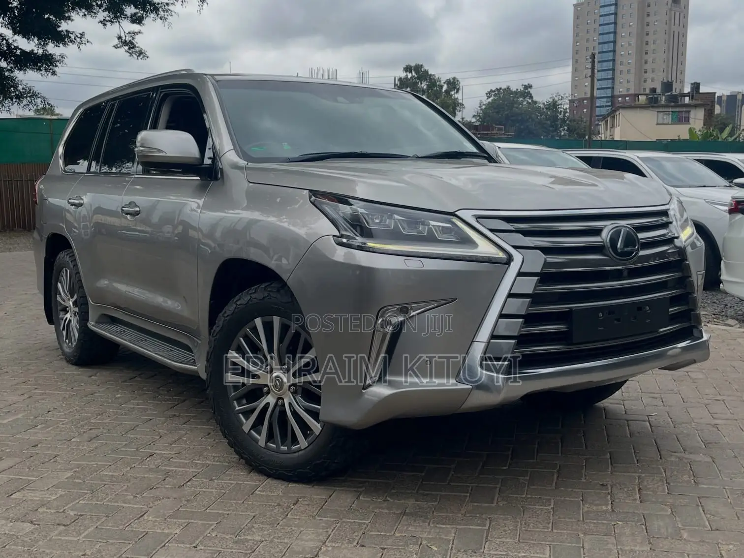 Lexus LX 2017 Silver
