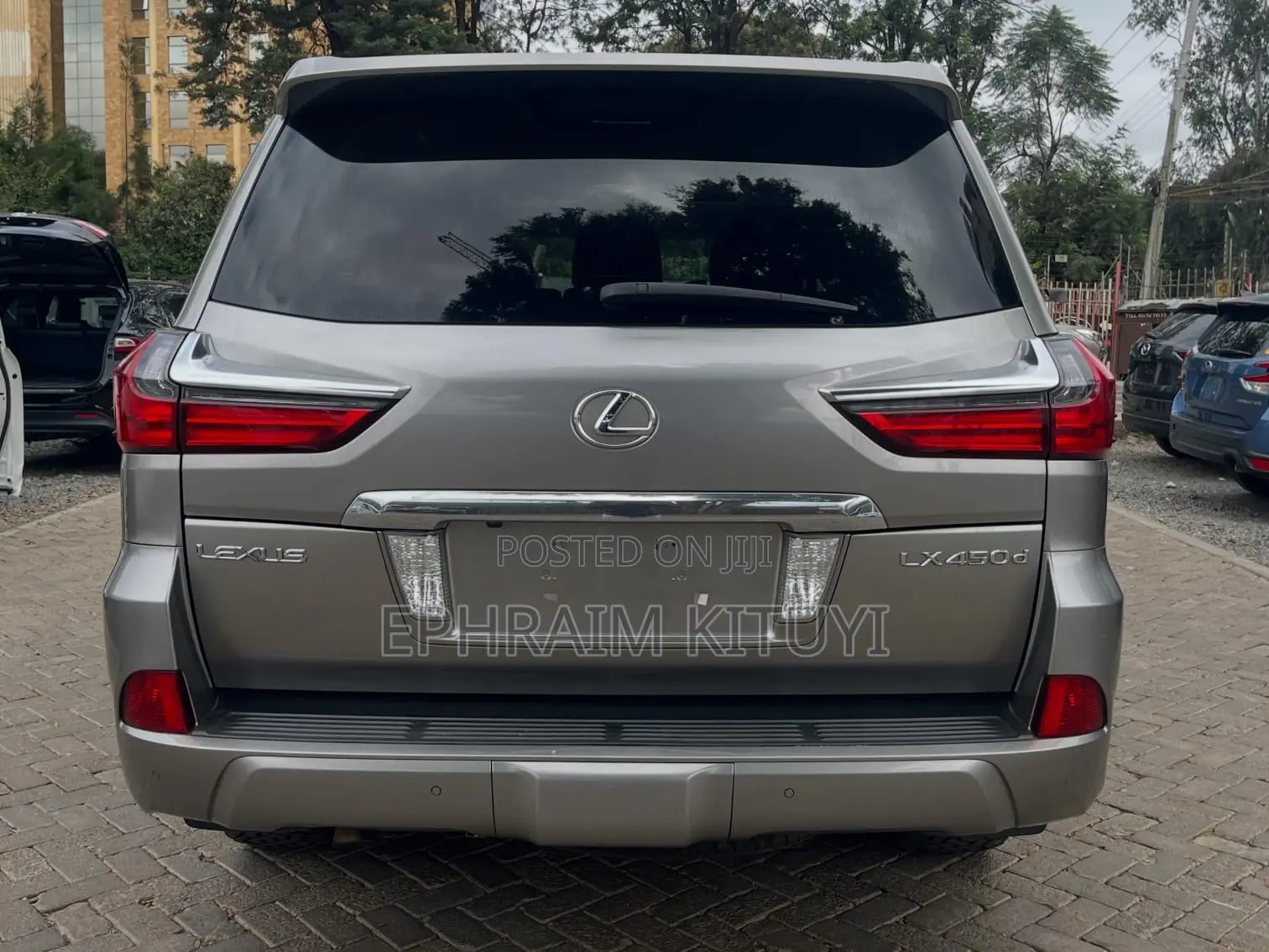 Lexus LX 2017 Silver