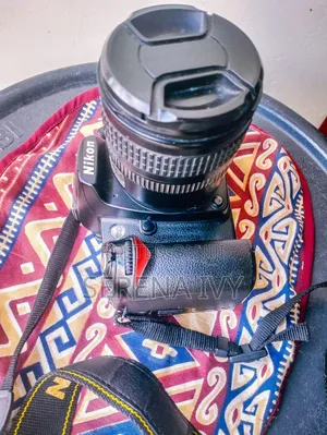 Nikon D90 • Battery (Memory Card, Charger Stand Included)