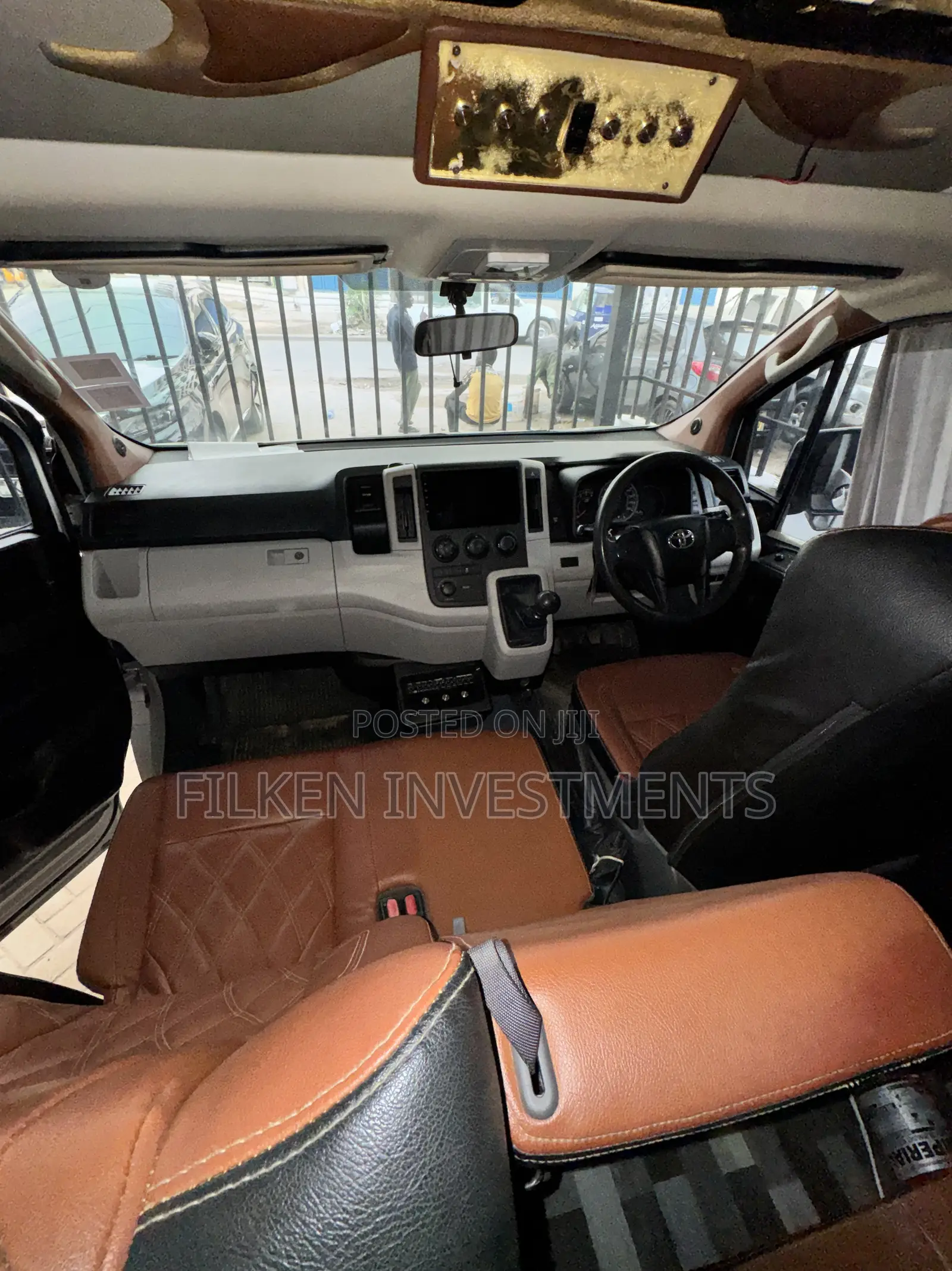 Toyota HiAce 2019 Silver
