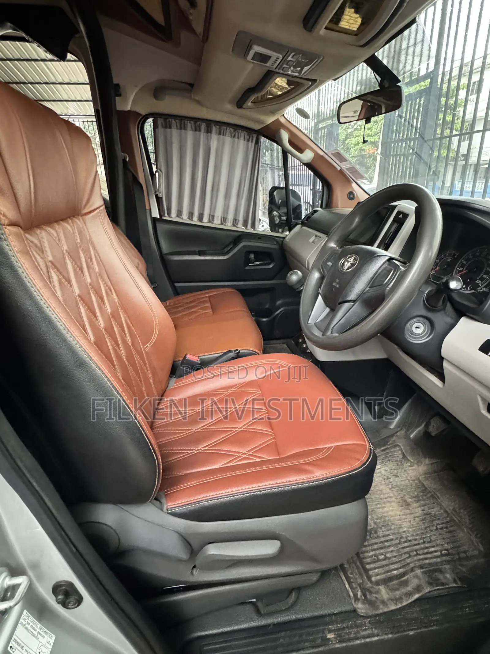 Toyota HiAce 2019 Silver