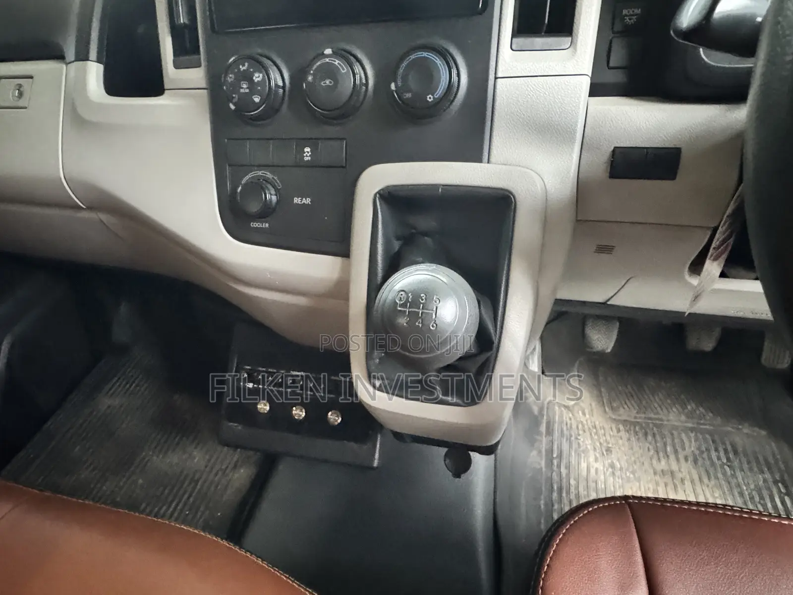 Toyota HiAce 2019 Silver