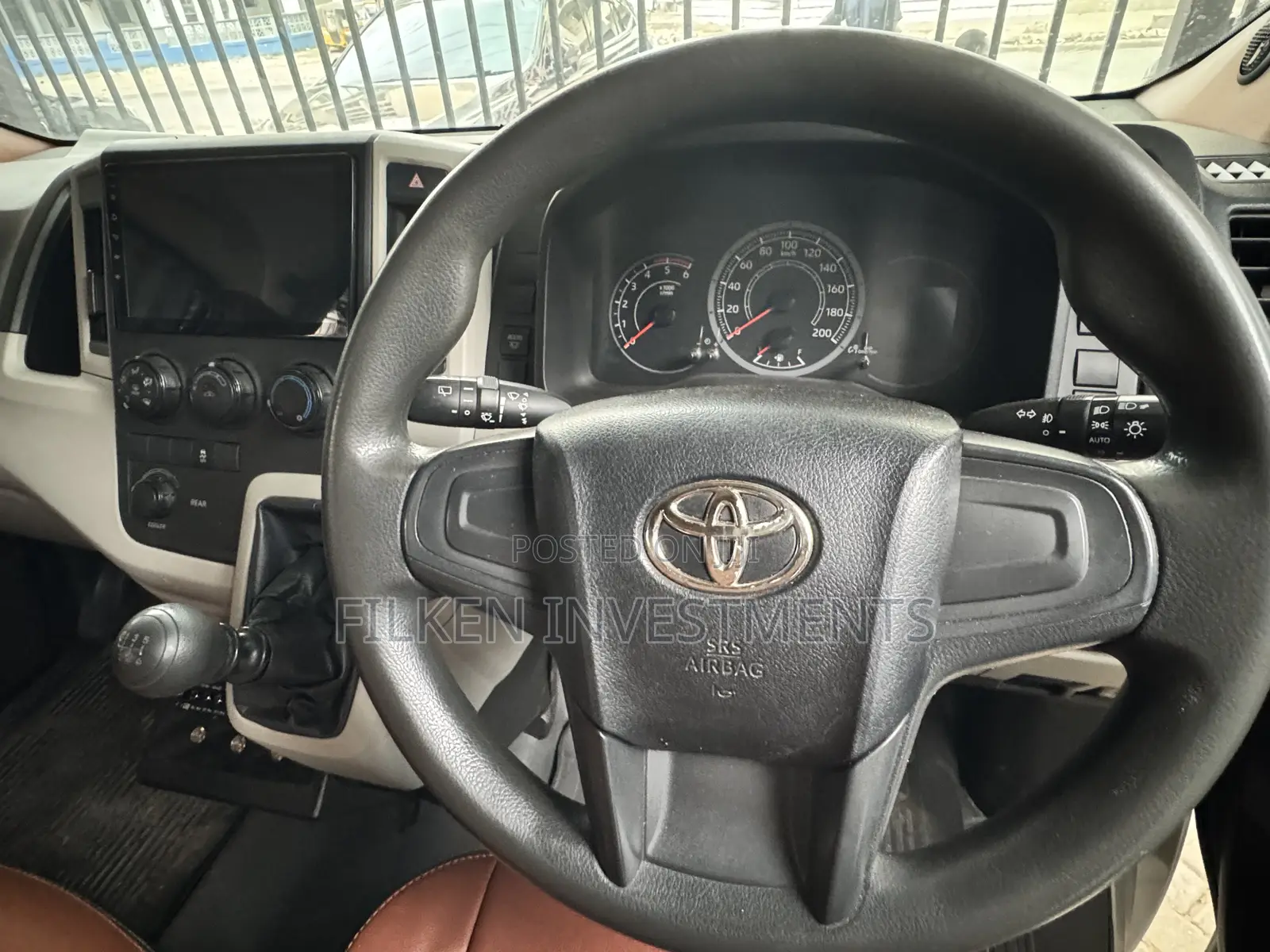 Toyota HiAce 2019 Silver
