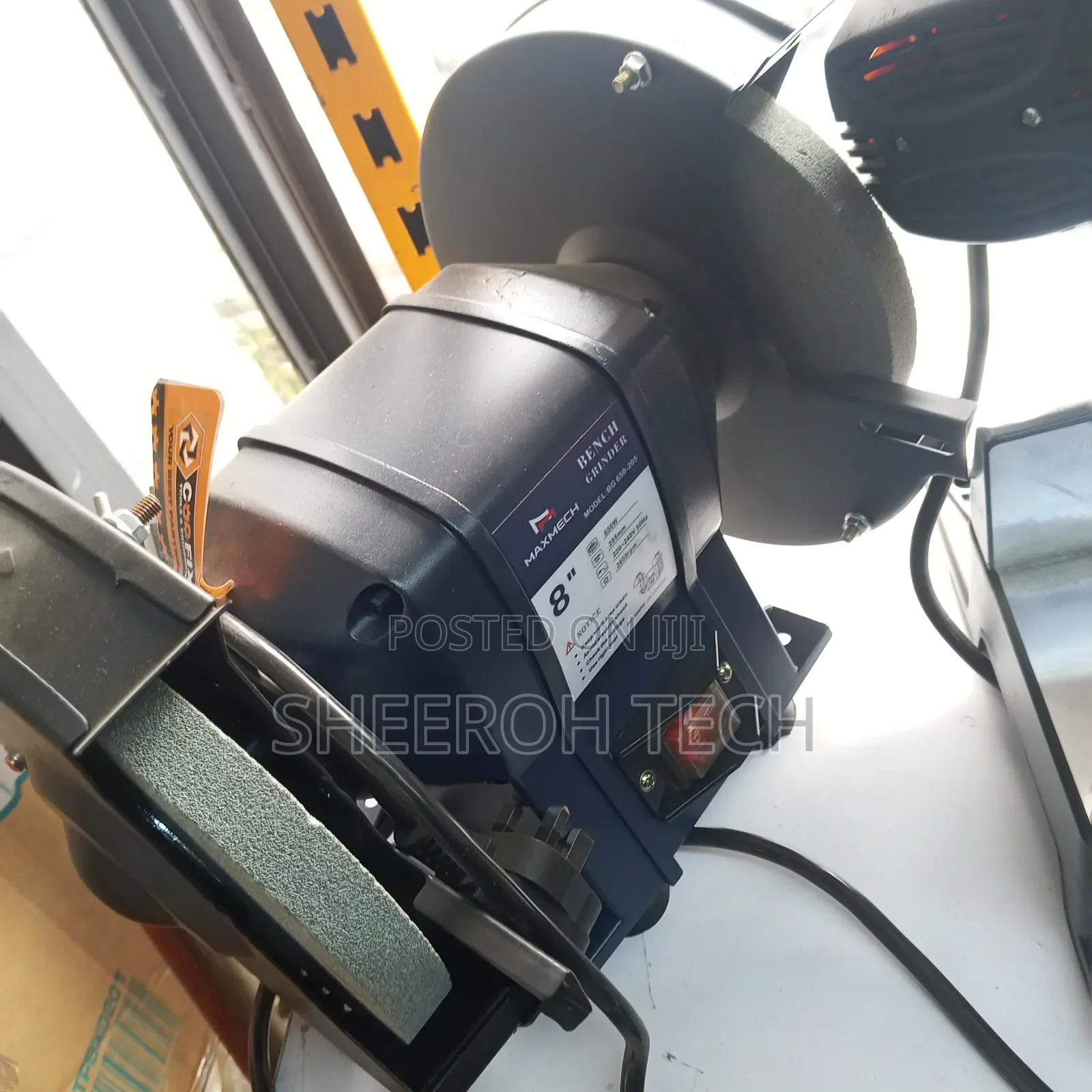 8" Bench Grinder/Maxmech Bench Grinder