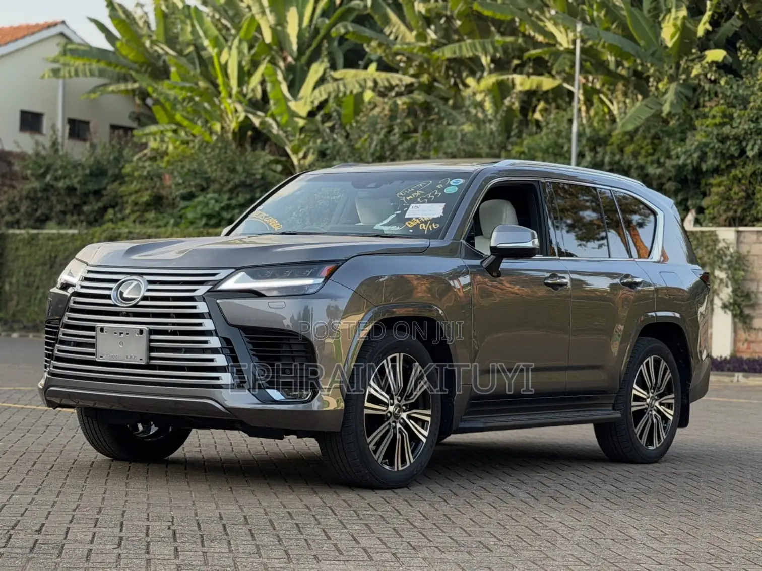 Lexus LX 2023