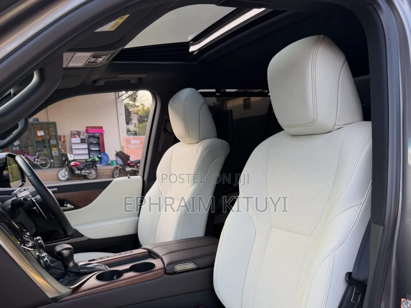 Lexus LX 2023