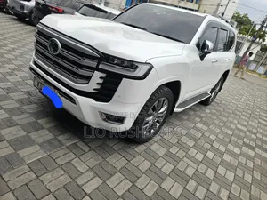 Toyota Land Cruiser 2023 White