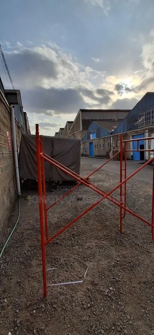 Scaffolding Ladders – Industrial Grade Steel Access Ladders