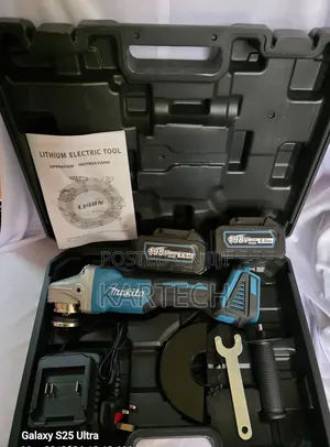 Makita Cordless Angle Grinder + 2 Batteries Charger