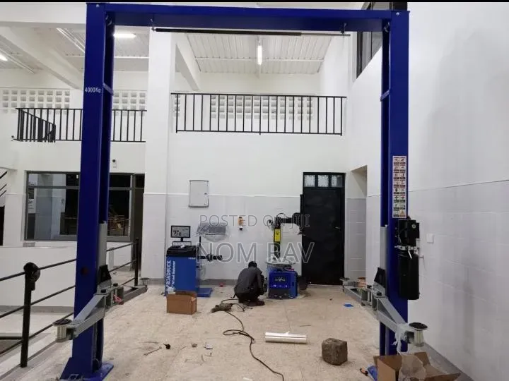 2 Post Lift