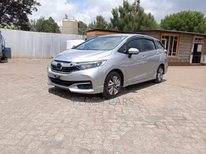 Honda Shuttle 2018 Silver