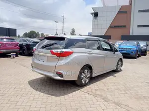 Honda Shuttle 2018 Silver