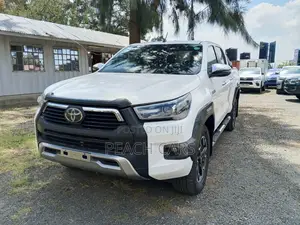 Toyota Hilux 2017 White