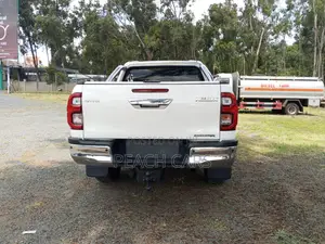 Toyota Hilux 2017 White