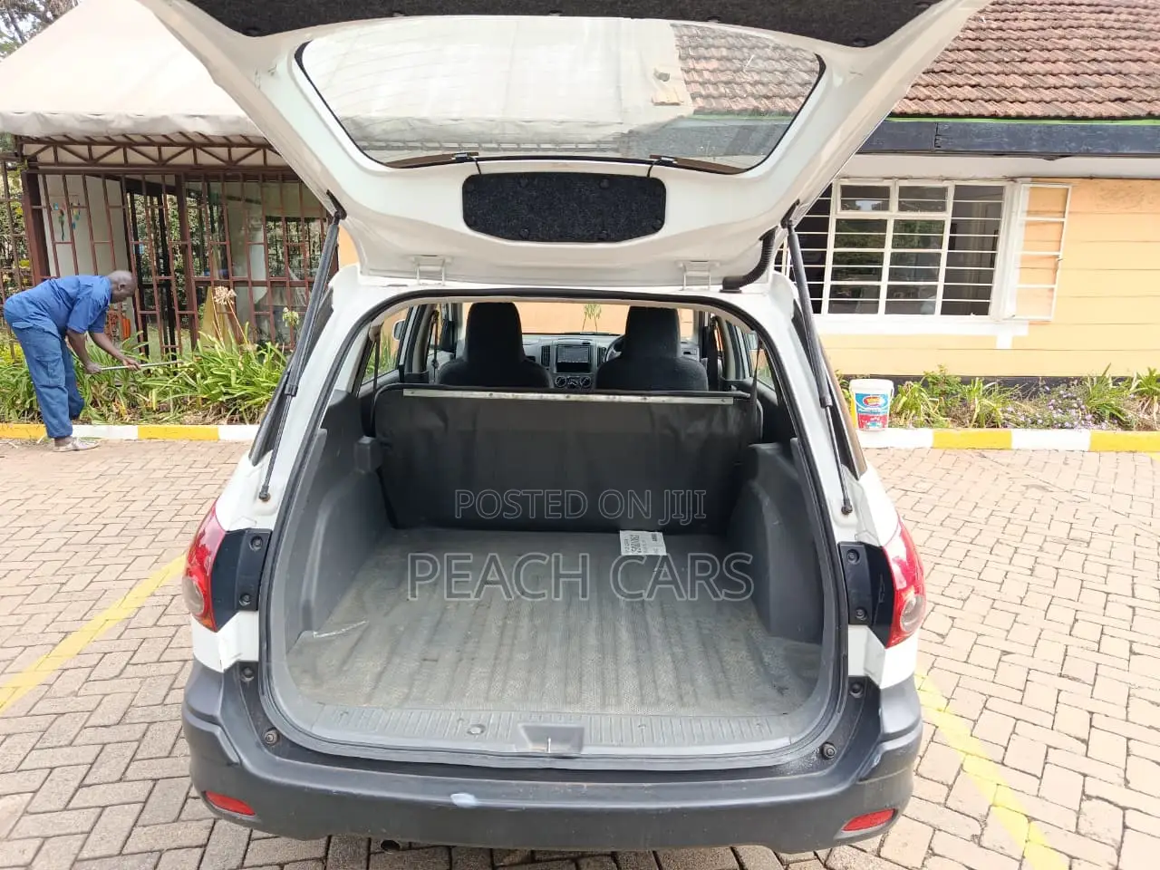 Nissan Advan 2018 White