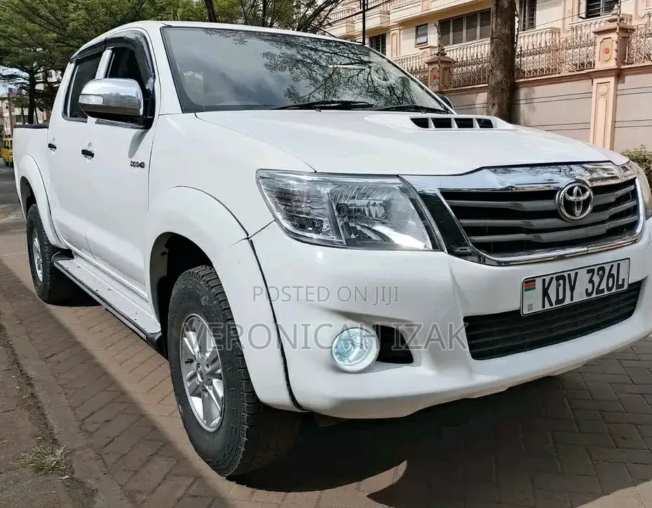 Toyota Hilux 2015 White