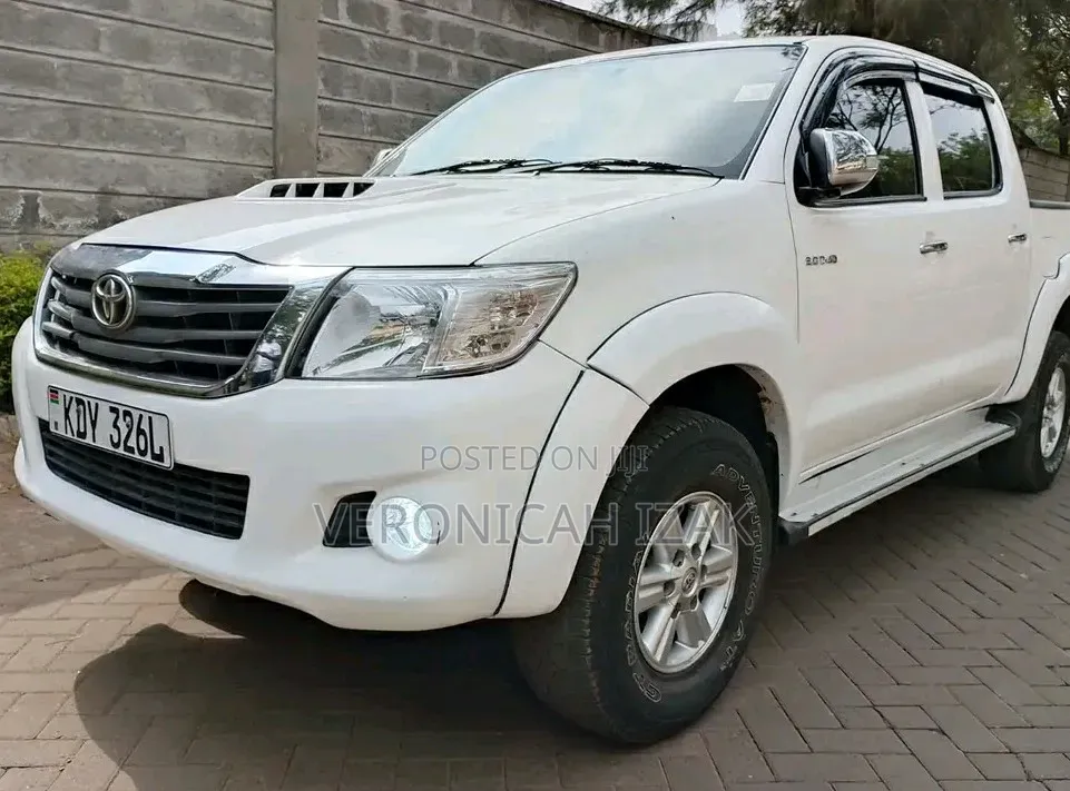 Toyota Hilux 2015 White