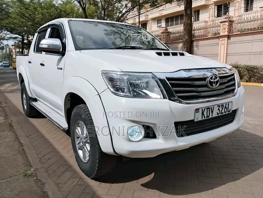 Toyota Hilux 2015 White