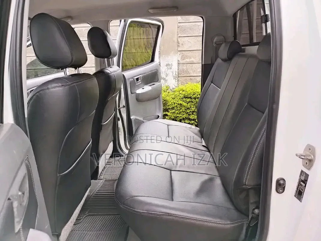 Toyota Hilux 2015 White