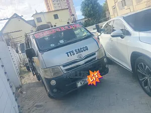Toyota HiAce 2015 Silver
