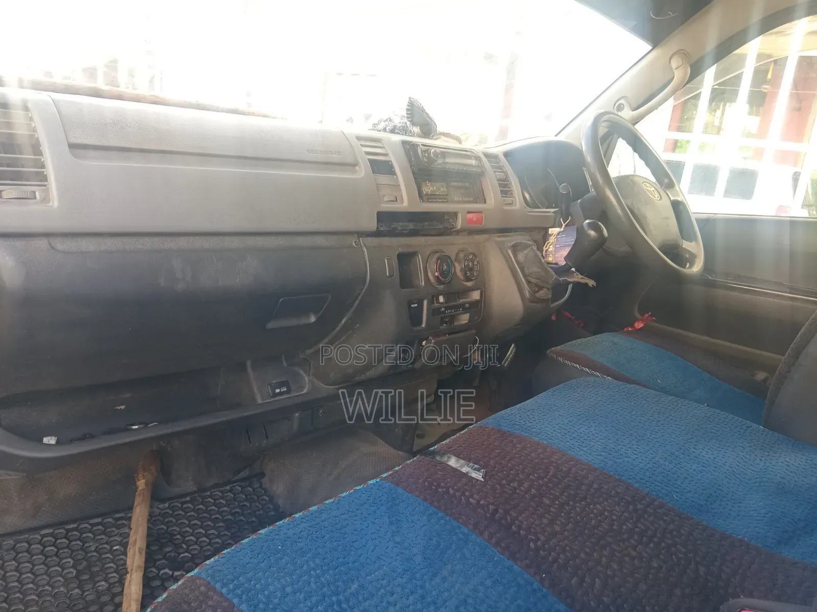 Toyota HiAce 2015 Silver