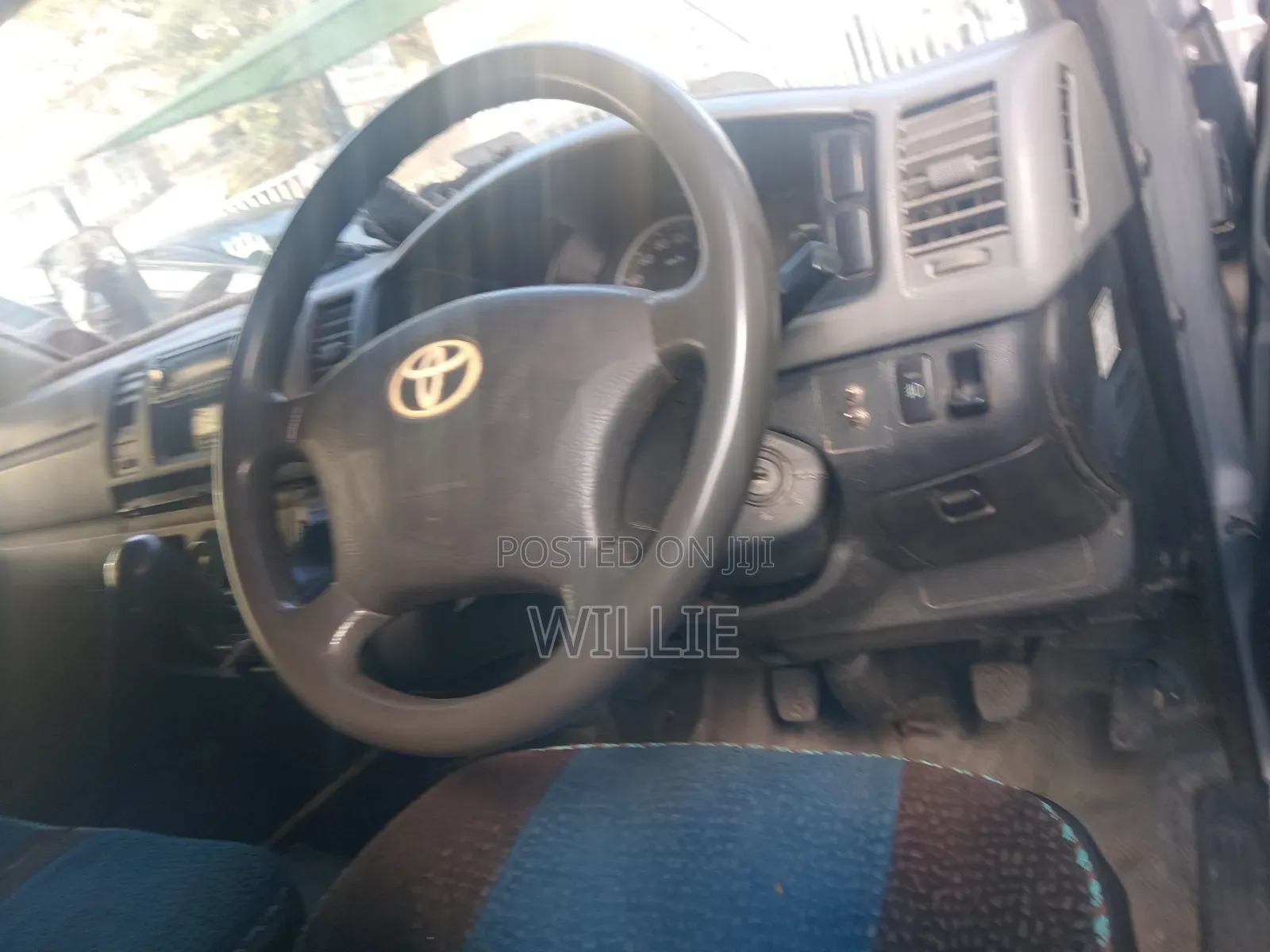 Toyota HiAce 2015 Silver