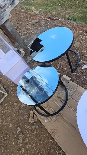Round Nest Table