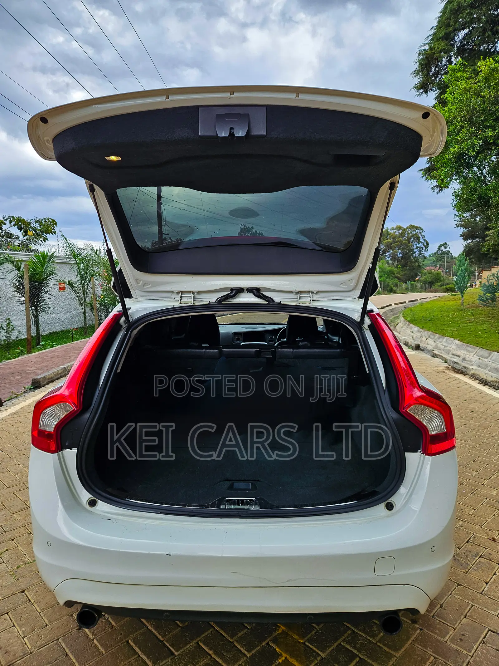 Volvo V60 2014 White