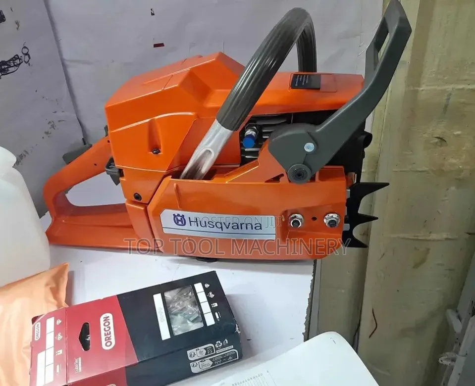 Brand New Husqvarna 272xp Chainsaw