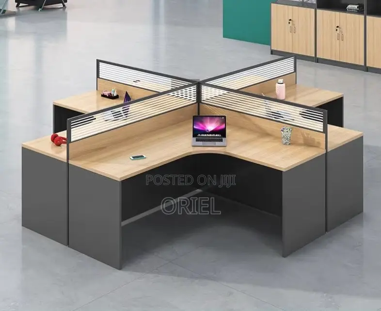 Office Workstation : Curved 4-Seater Workstation