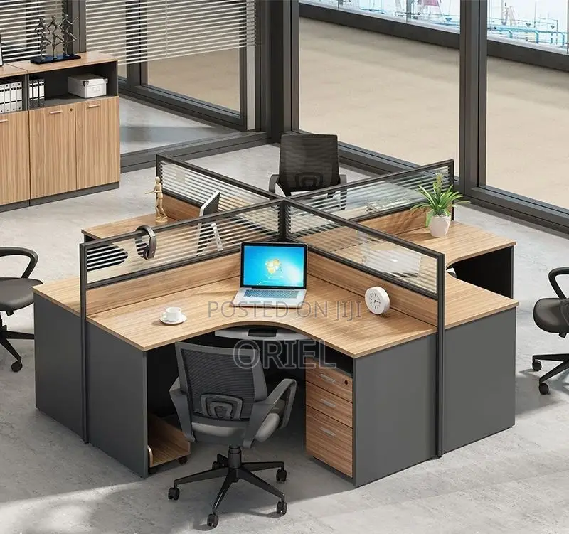 Office Workstation : Curved 4-Seater Workstation