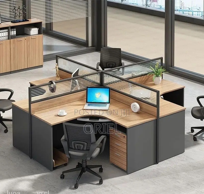 Office Workstation : Curved 4-Seater Workstation