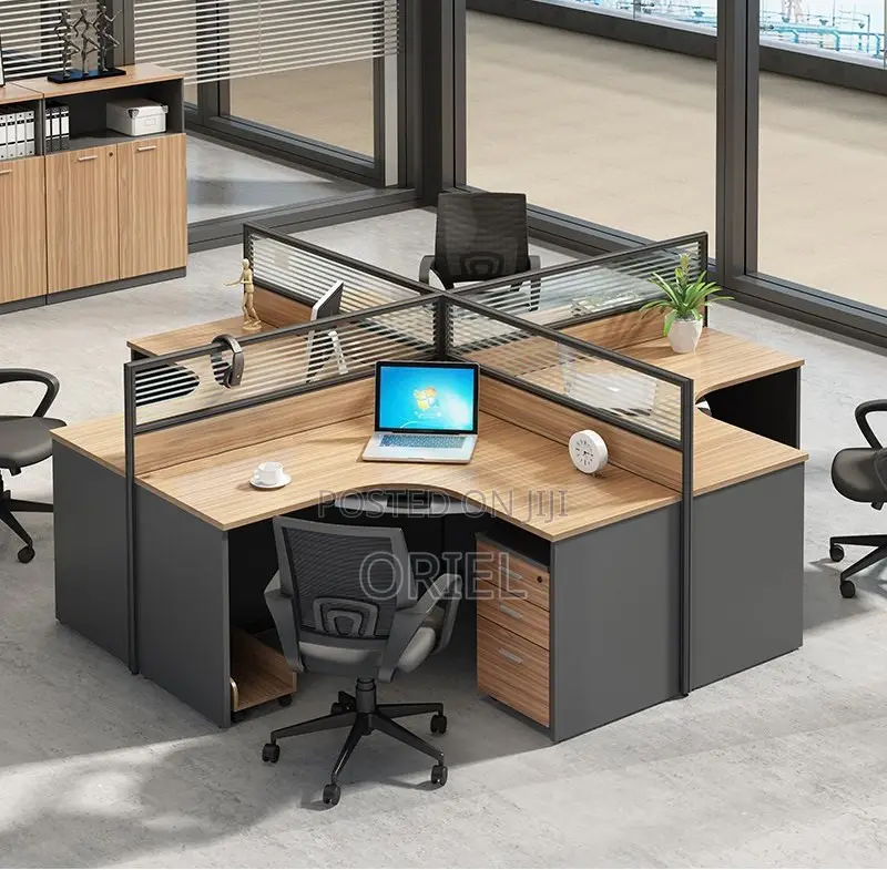 Office Workstation : Curved 4-Seater Workstation