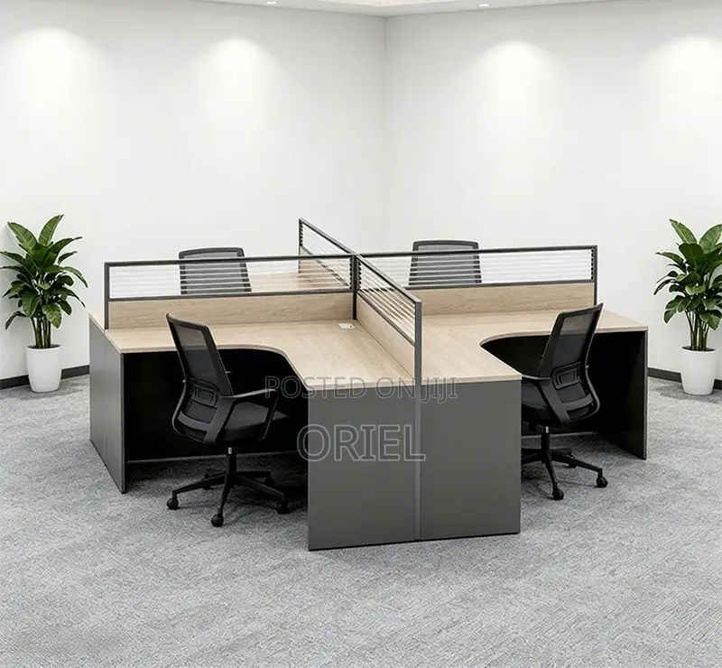 Office Workstation : Curved 4-Seater Workstation