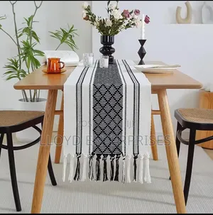 *Braided Woven Textured Table Runner With Tassels + 6pcs Mats