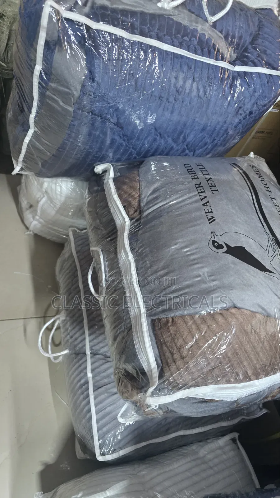 Warm and Quality Velvet Duvet 4pcs Set at Ksh2950