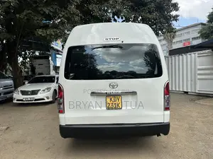 Toyota HiAce 2019 White