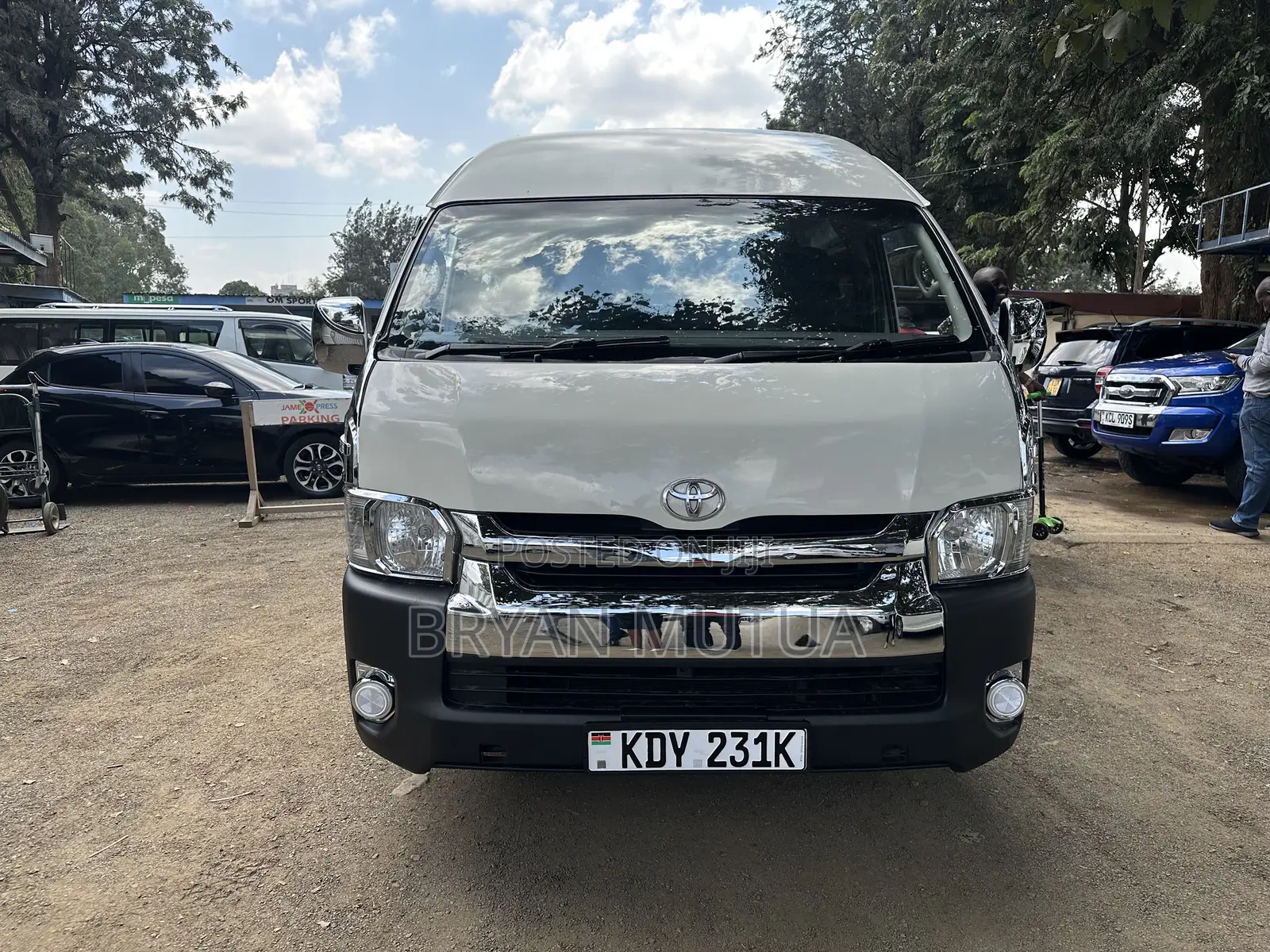 Toyota HiAce 2019 White