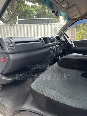 Toyota HiAce 2019 White