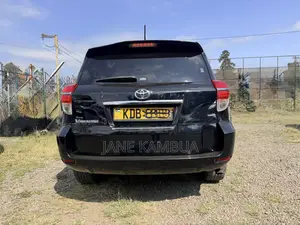 Toyota Vanguard 2013 Black