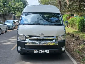 Toyota HiAce 2019 White