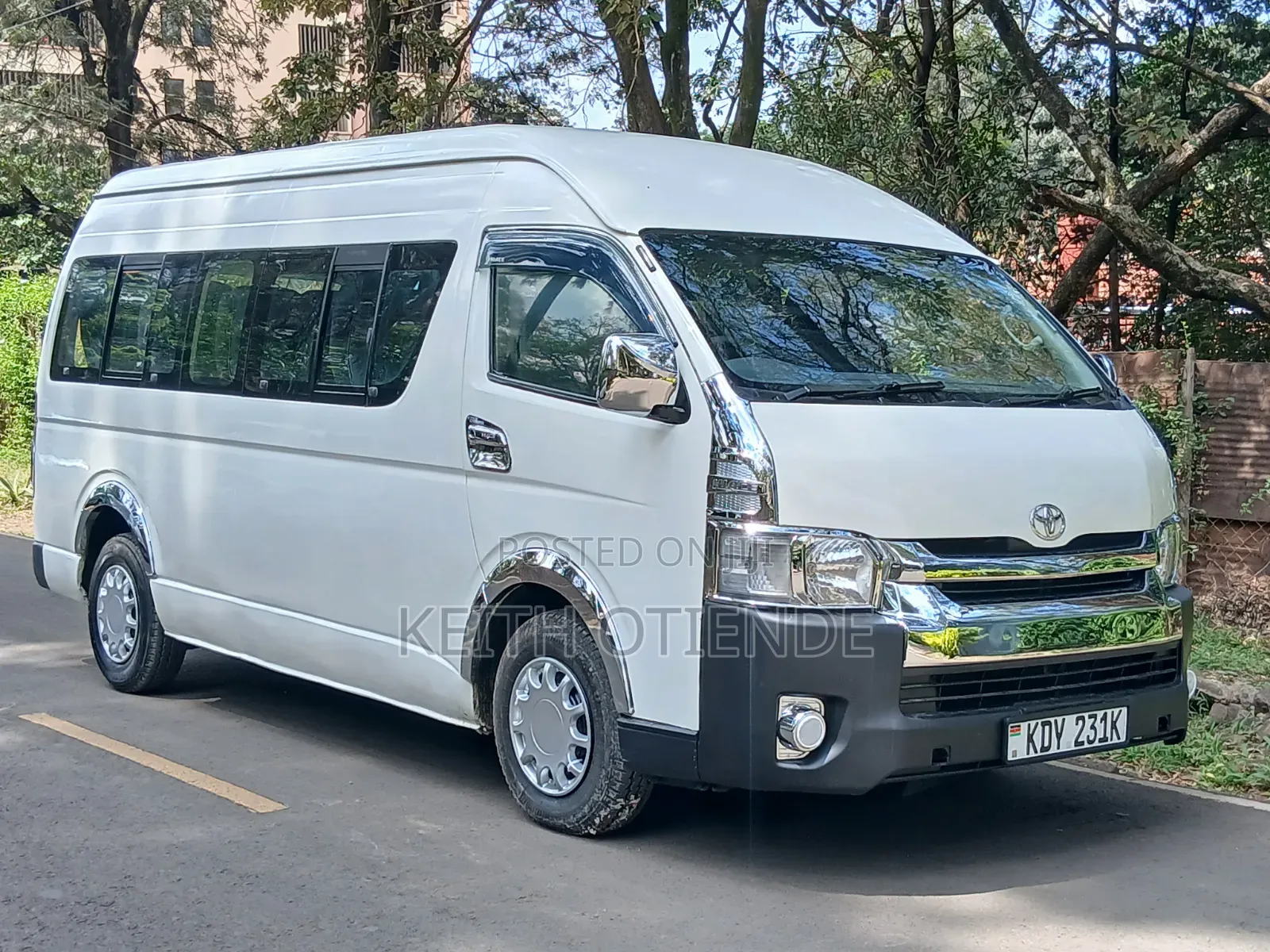 Toyota HiAce 2019 White