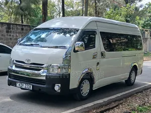 Toyota HiAce 2019 White
