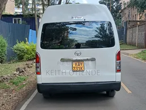 Toyota HiAce 2019 White