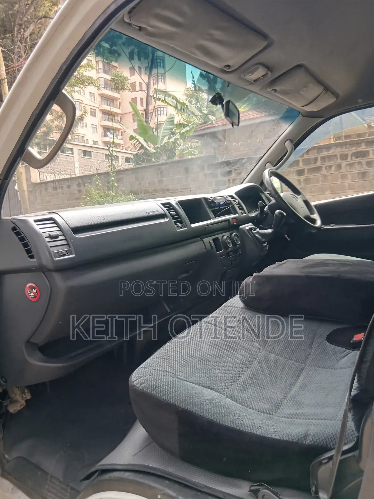 Toyota HiAce 2019 White