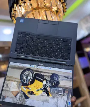 Laptop Dell Latitude 7400 8GB Intel Core i7 SSD 256GB