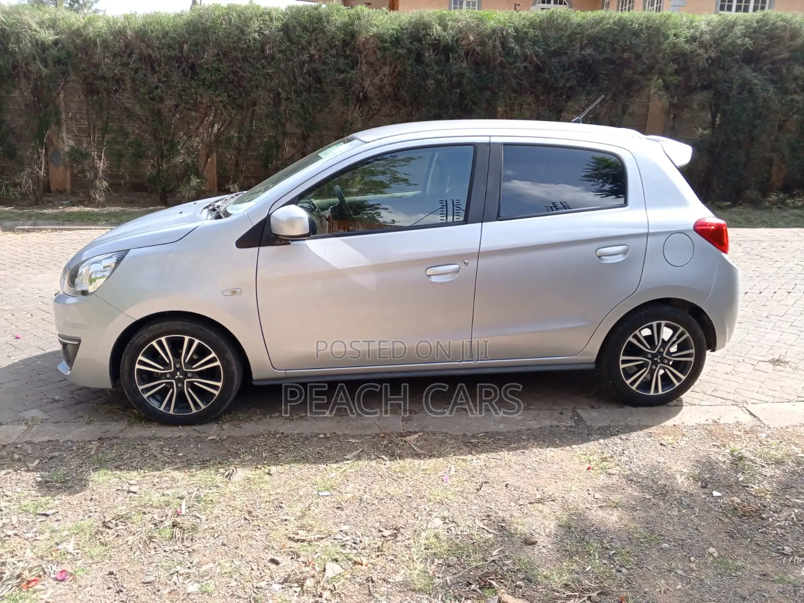Mitsubishi Mirage 2018 Silver