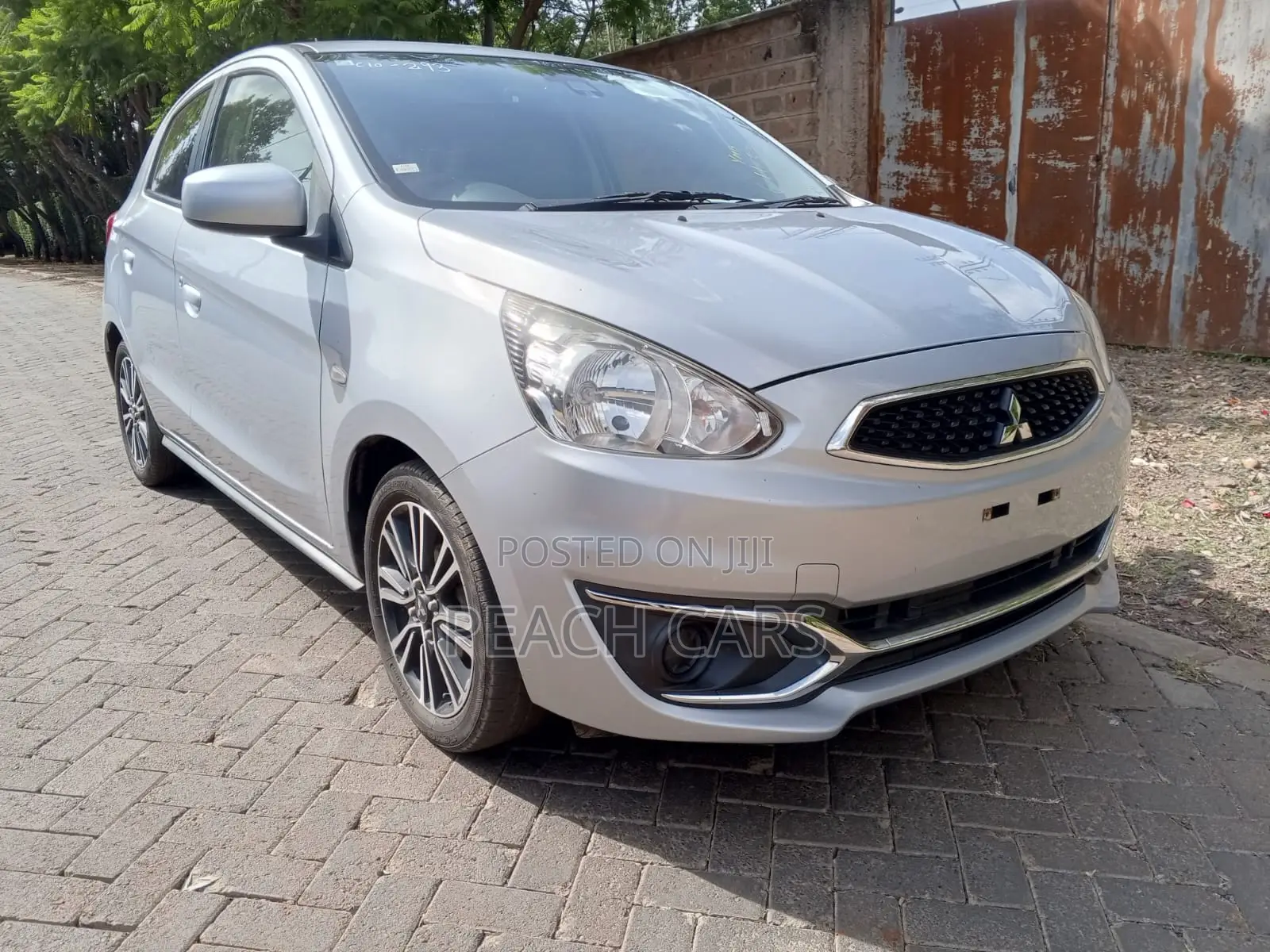 Mitsubishi Mirage 2018 Silver