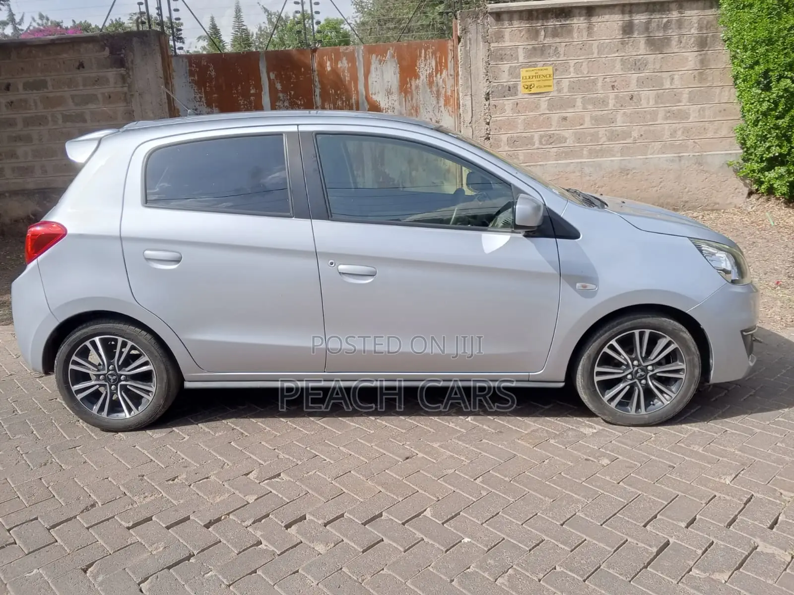 Mitsubishi Mirage 2018 Silver