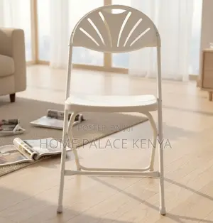 Wedding Chair: Fan Back Foldable Plastic Chair